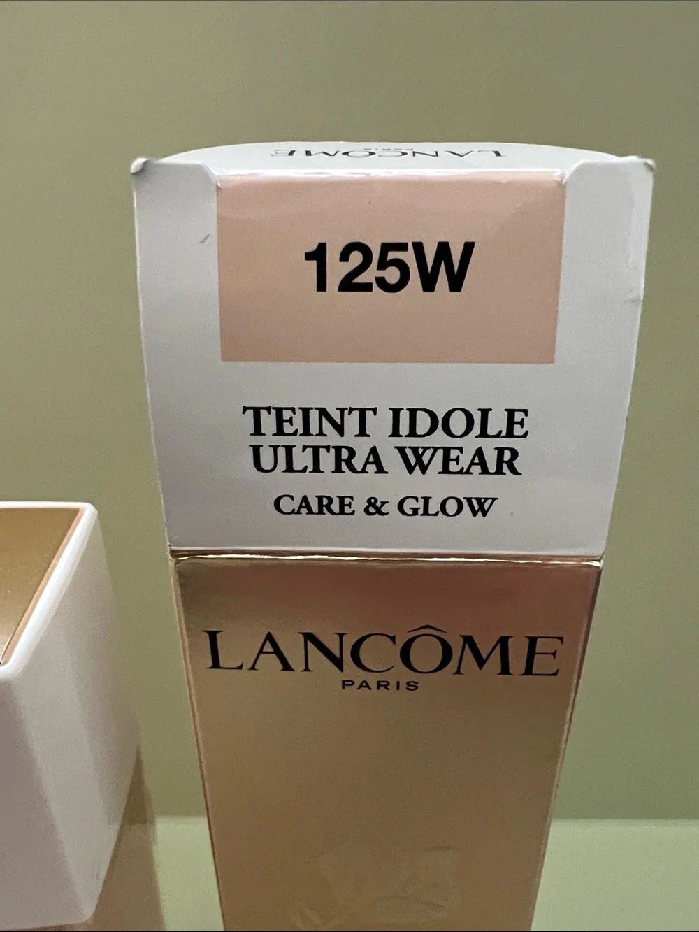 Lancôme Teint Idole Ultra Wear Care & Glow Foundation - 125W Warm Beige